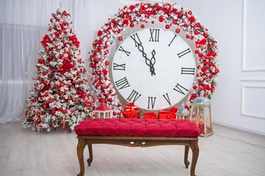 Декорированные часы