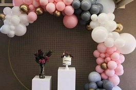 Специальные фигуры из воздушных шаров