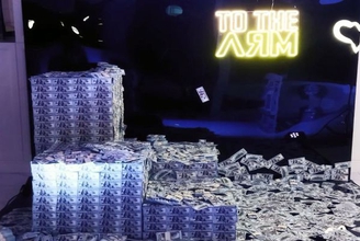 Фотозона Деньги