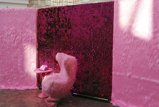 Фотозона розовая