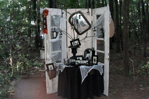 Фотозона Логово ведьмы