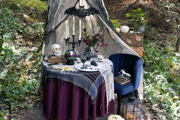 Фотозона Логово ведьмы