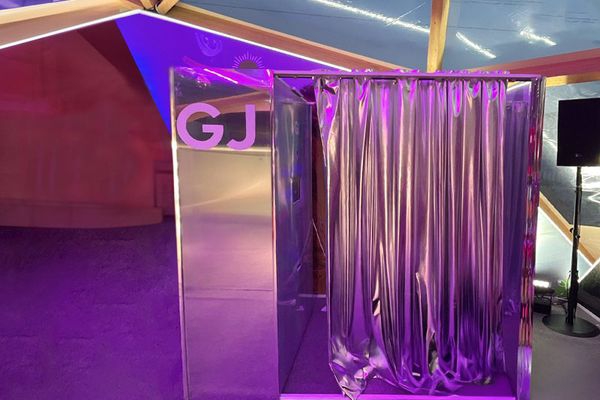 Зеркальная фотобудка