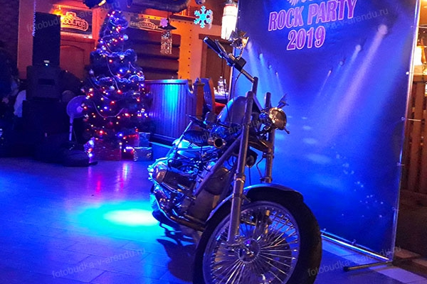 Фотозона с мотоциклом