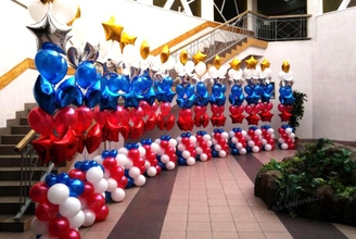 Фотозона из шаров на день Государственного флага Российской Федерации