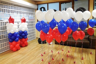 Фотозона из шаров на день Государственного флага Российской Федерации
