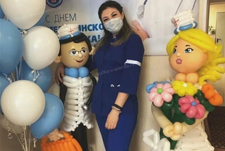Фотозона из шаров на День Медика