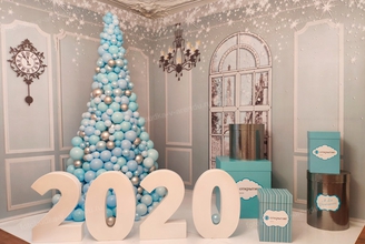 Фотозона новогодняя елка из шаров
