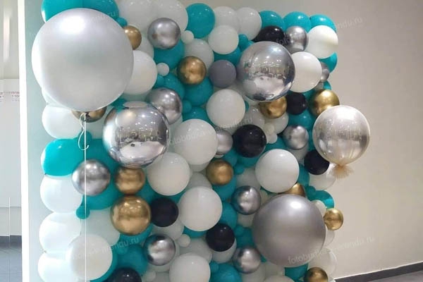 Фотозона Стена из шаров