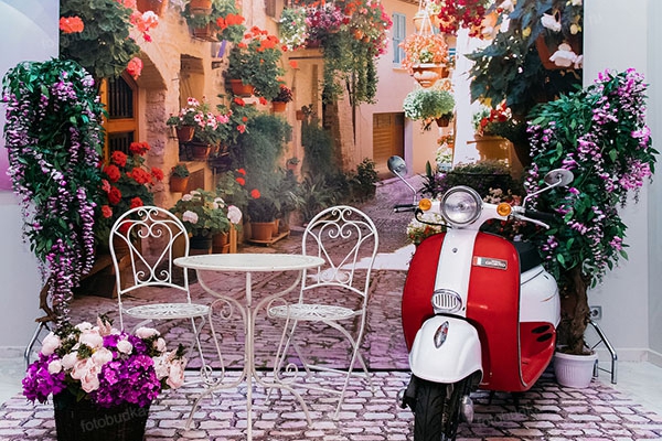 Фотозона с мотоциклом