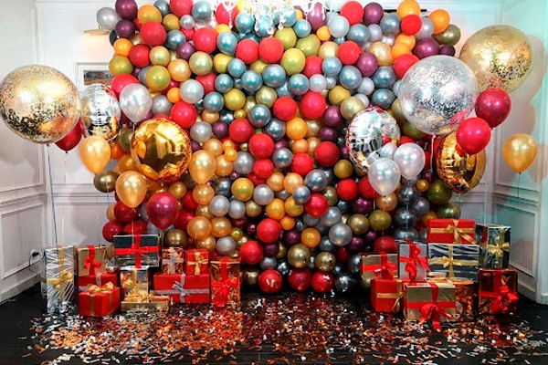 Новогодняя фотозона из шаров