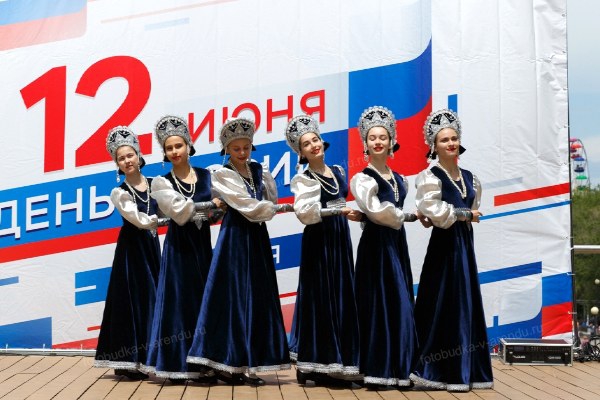 Фотозона Press wall на день Государственного флага Российской Федерации