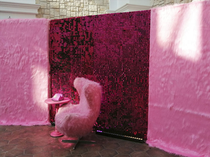 Фотозона розовая