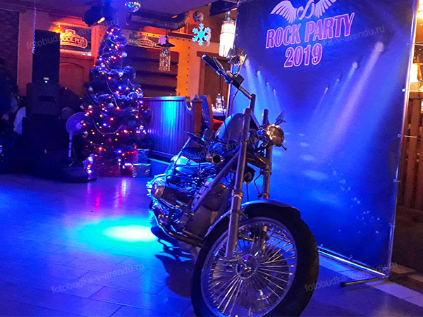 Фотозона с мотоциклом