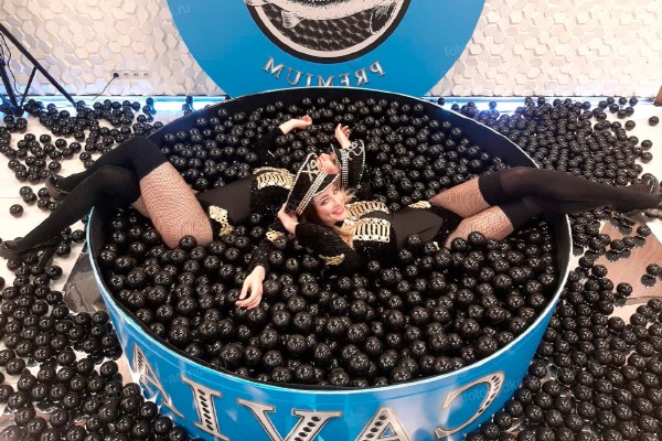 Фотозона «Черная икра»