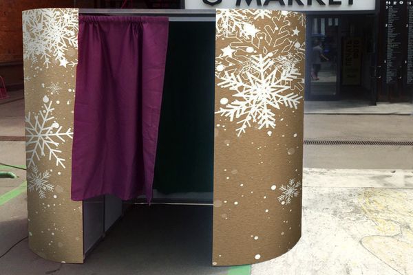 Фотобудка овальная Новогодняя