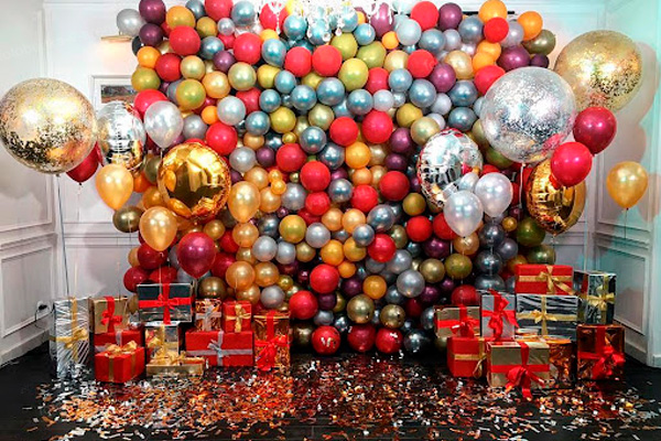 Новогодняя фотозона из шаров